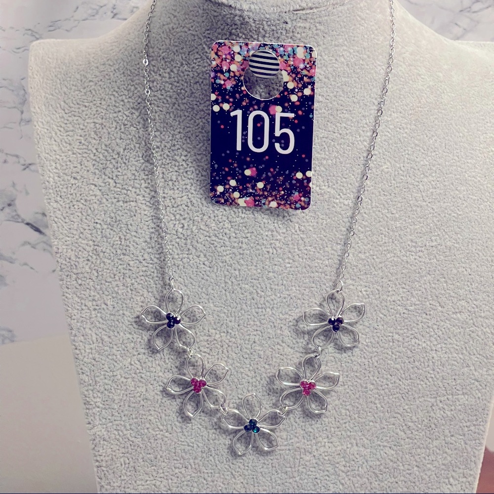 Paparazzi daisy necklace
